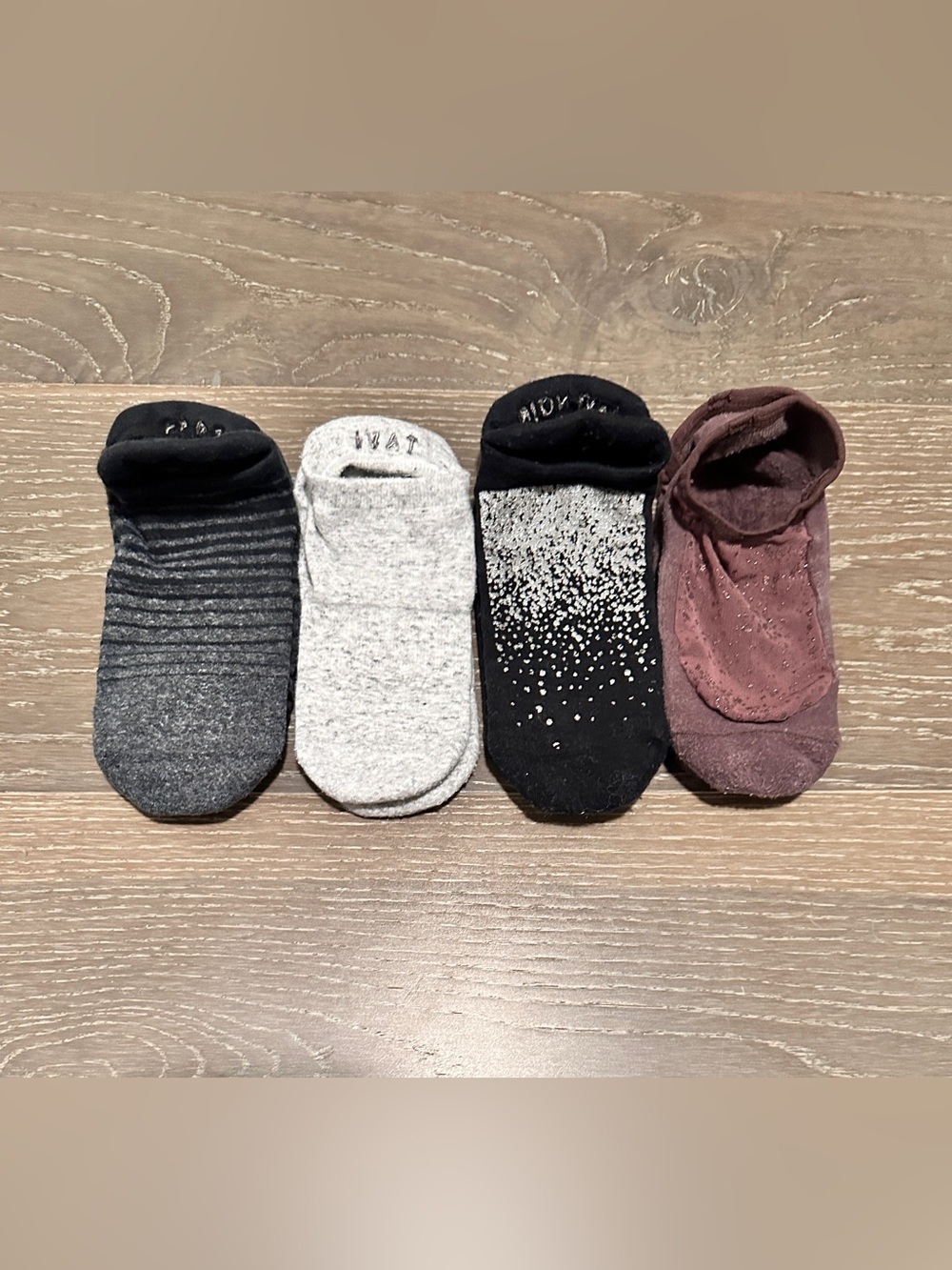 TAVI Grip Socks – Set of 4